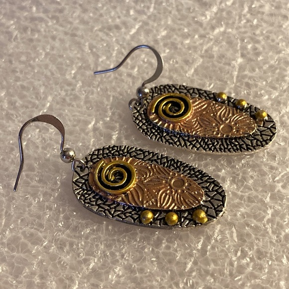 NWOT - Unique Spiral Zinc Alloy & Copper Oval French Hook Drop Pierced Earrings - Picture 2 of 9
